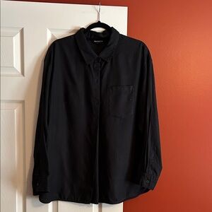 Athleta long sleeve linen shirt